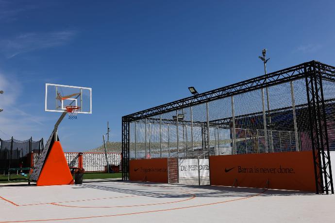 Paviment d'entrenament per a una pista esportiva exterior