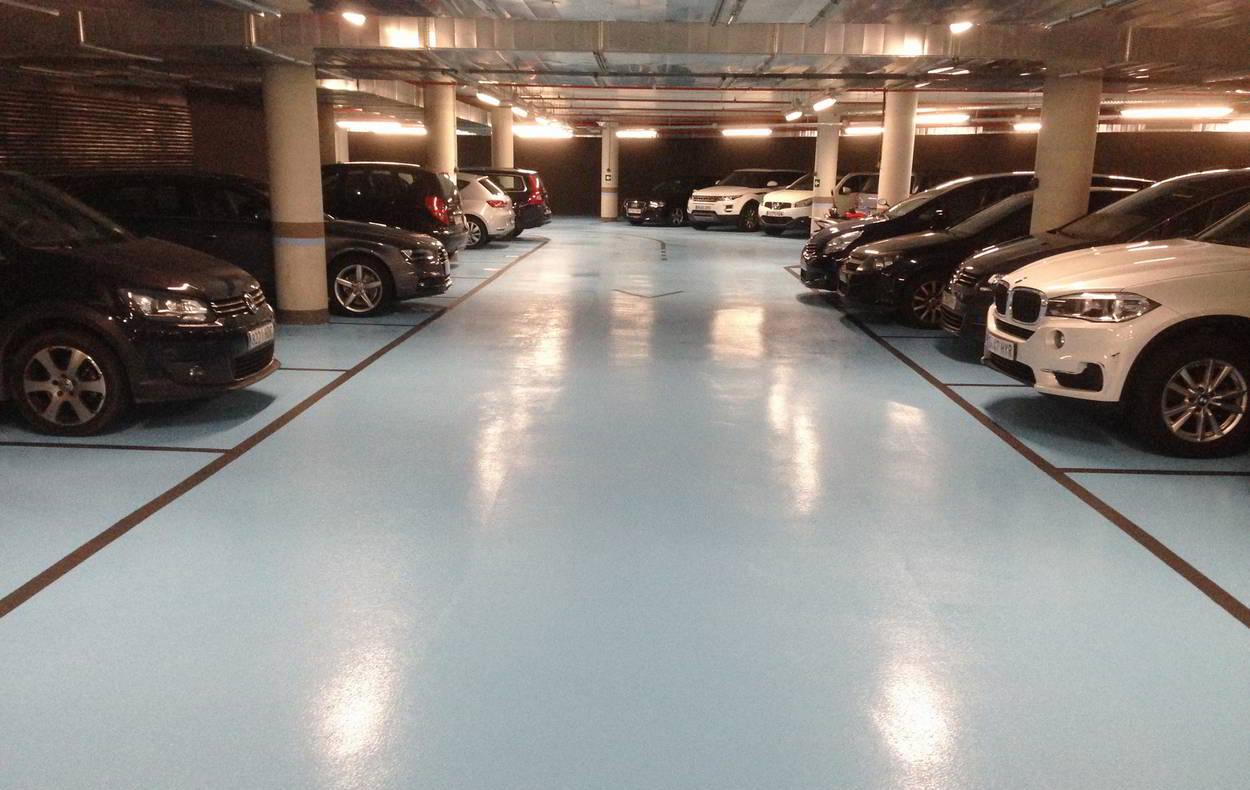 Parking pintado con resina epoxi